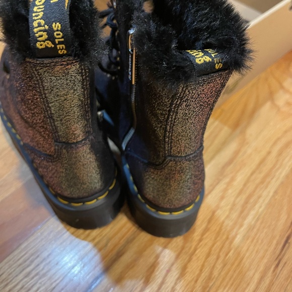 Dr. Marten JADON BOOT FAUX FUR-LINED METALLIC LEATHER PLATFORMS - Picture 5 of 8